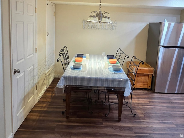 8198 North Cedar Springs Road, Unit 5 Eagle Mountain, UT 84005 - Photo 6 of 30 Good sized open dining area.