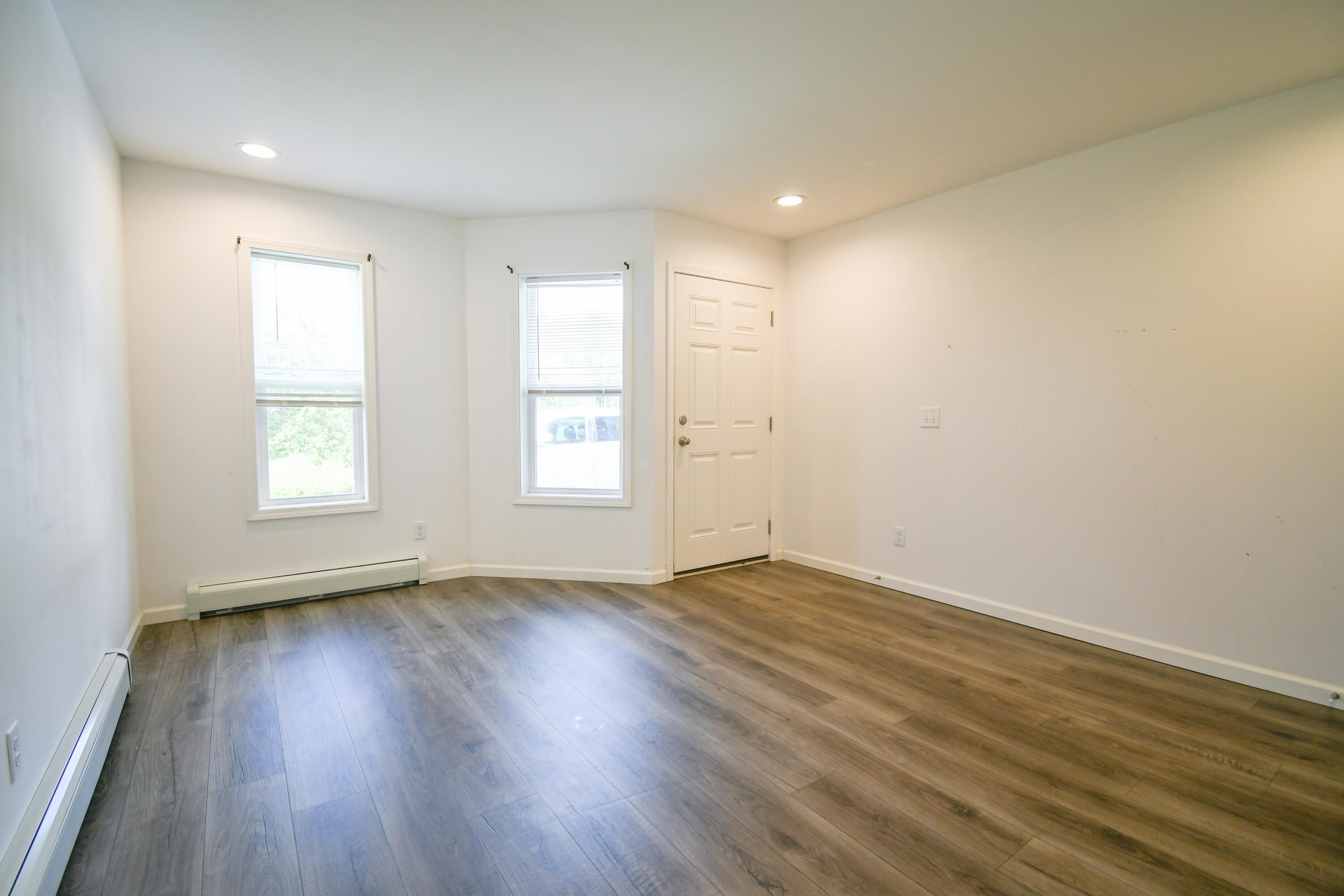 401 East Pittston Road Pittston, ME 04345 - Photo 5 of 24 DSC_5339