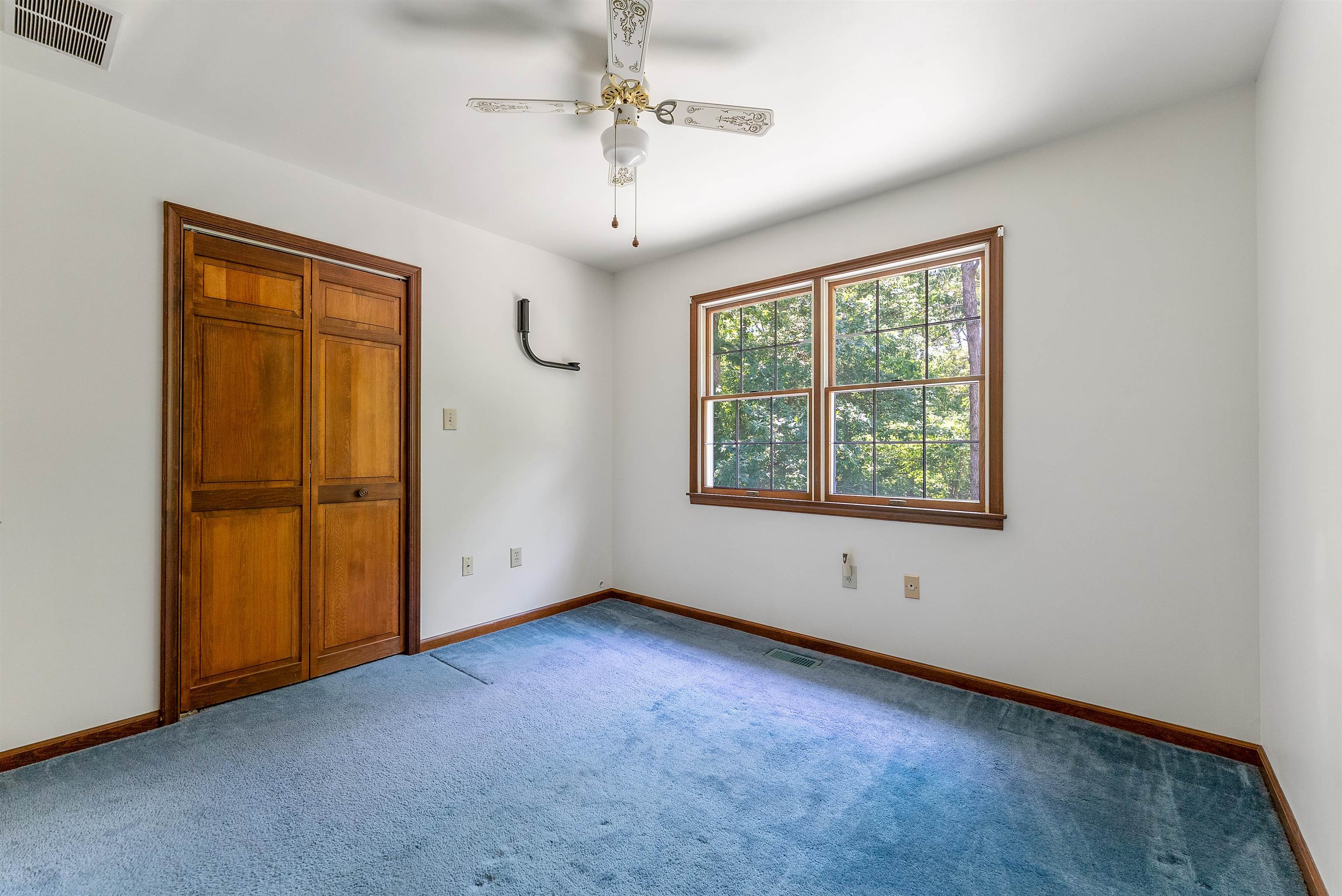 233 Fidler Road Dennisville, NJ 08270 - Photo 13 of 31 an empty room with windows and closet
