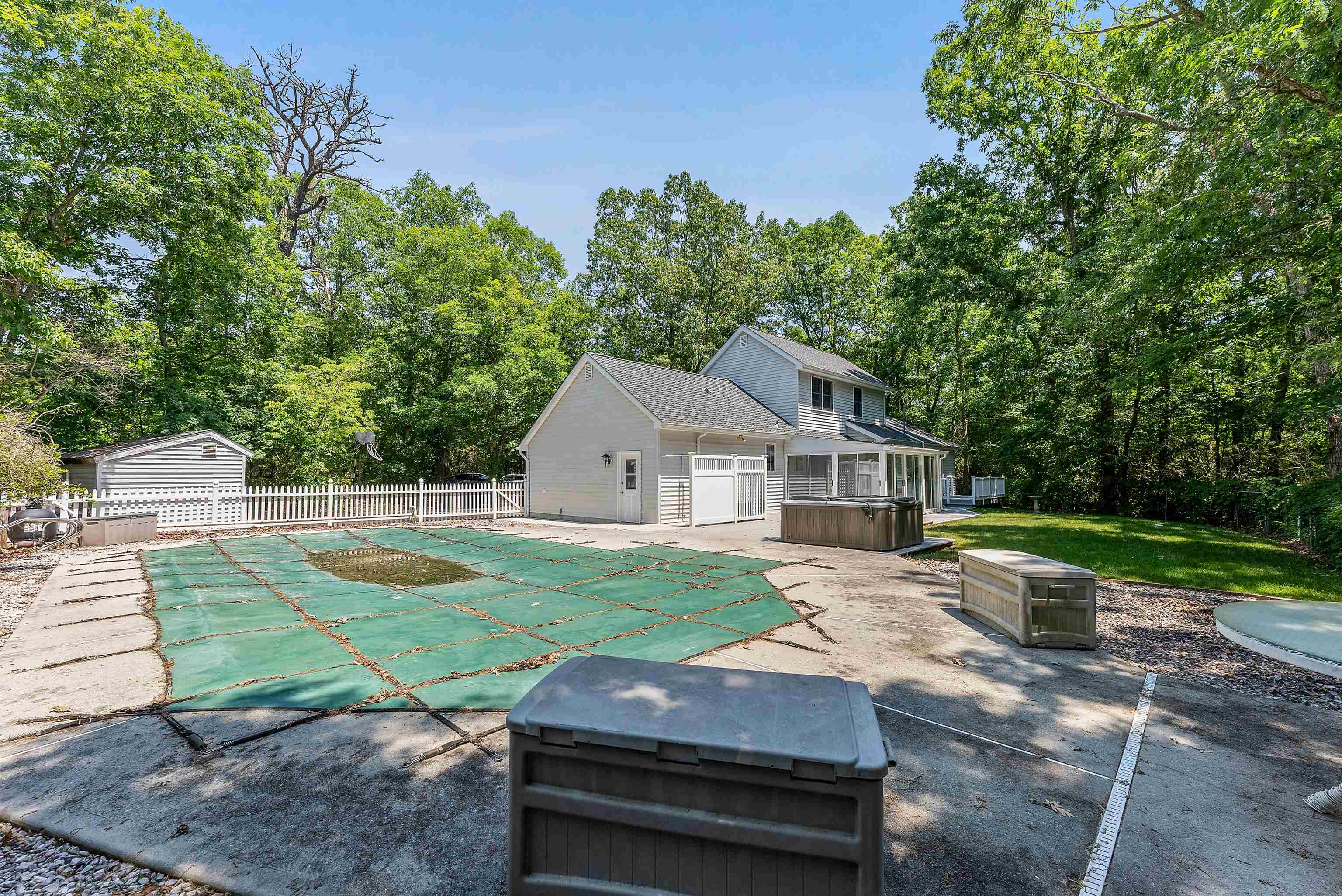 233 Fidler Road Dennisville, NJ 08270 - Photo 4 of 31 a front view of a house with garden