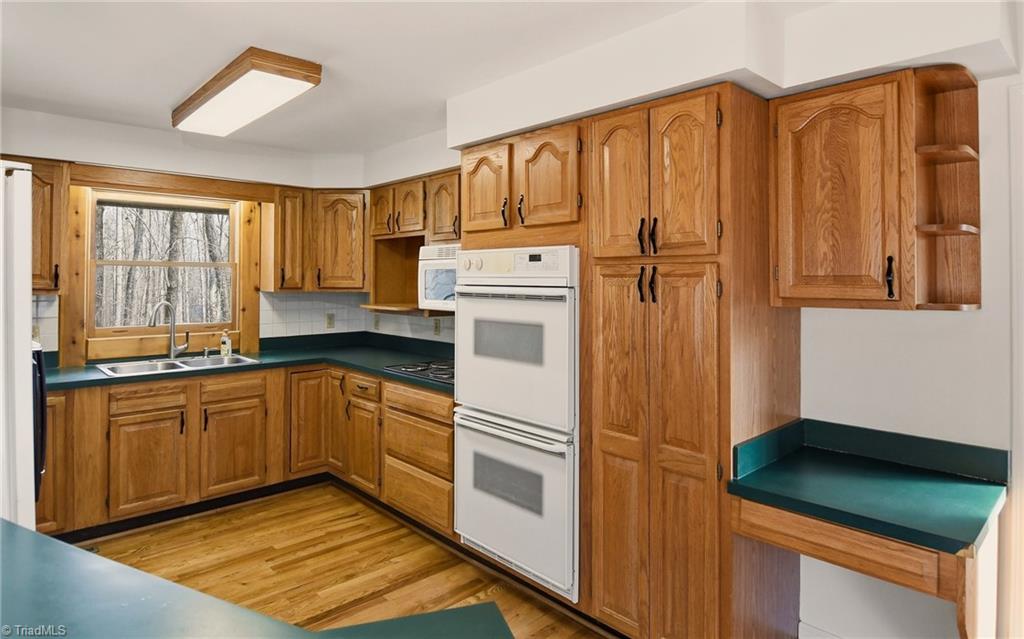 1874 Cedar Canyon Road Kernersville, NC 27284 - Photo 15 of 34 Kitchen
