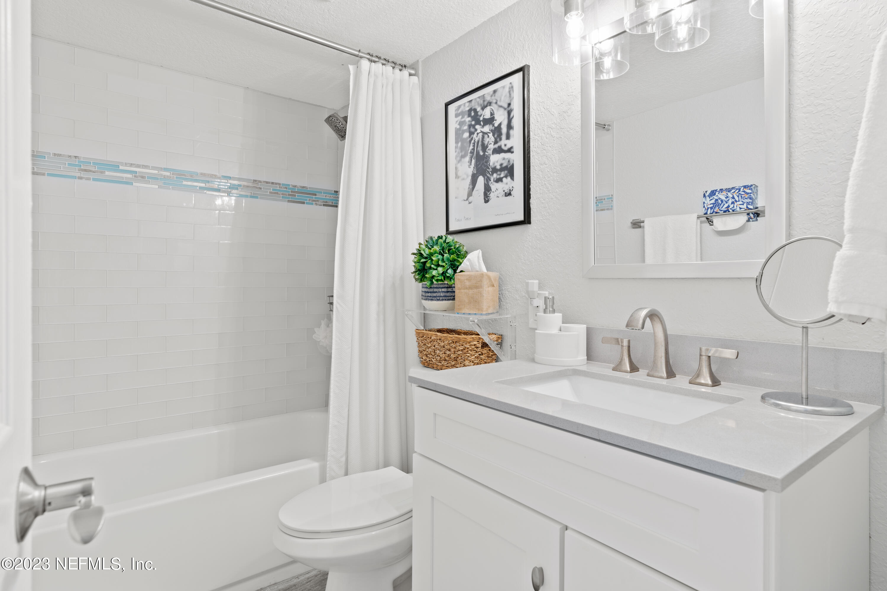 2323 Costa Verde Boulevard, Unit 202 Jacksonville Beach, FL 32250 - Photo 15 of 26 05-Guest Bathroom