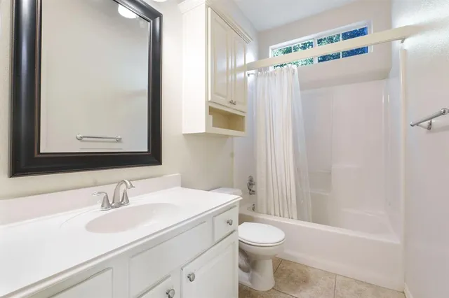 $400,000 | 2305 Folkstone Way, Bedford, TX 76021