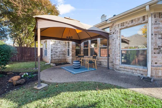 $400,000 | 2305 Folkstone Way, Bedford, TX 76021