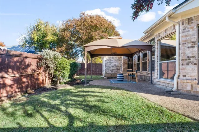 $400,000 | 2305 Folkstone Way, Bedford, TX 76021