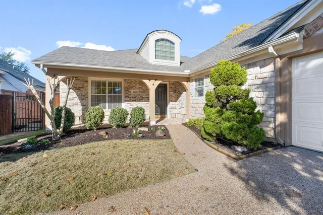 $400,000 | 2305 Folkstone Way, Bedford, TX 76021