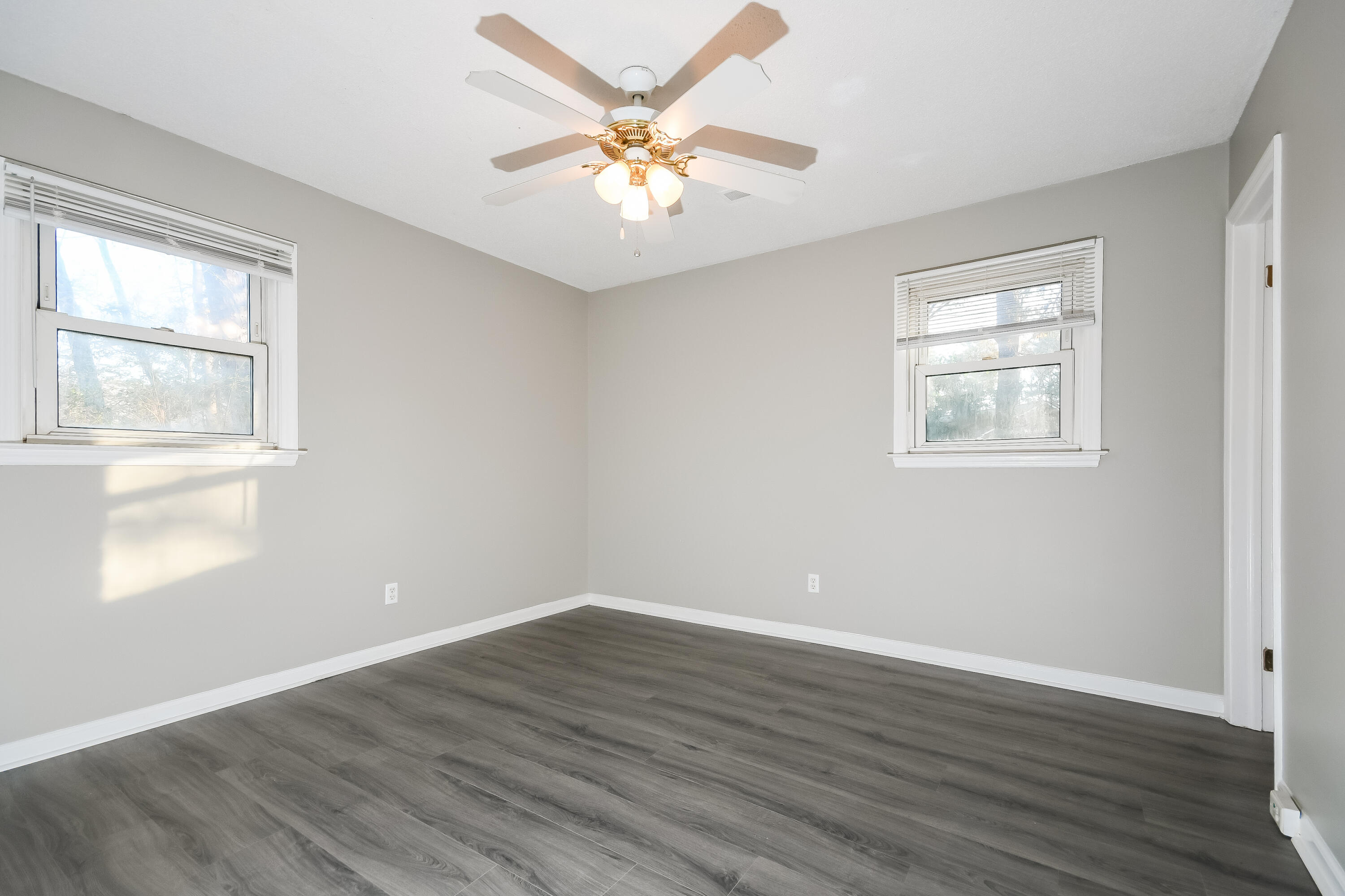 121 English Road Summerville, SC 29483 - Photo 6 of 10 005-photo-main-bedroom-15060132
