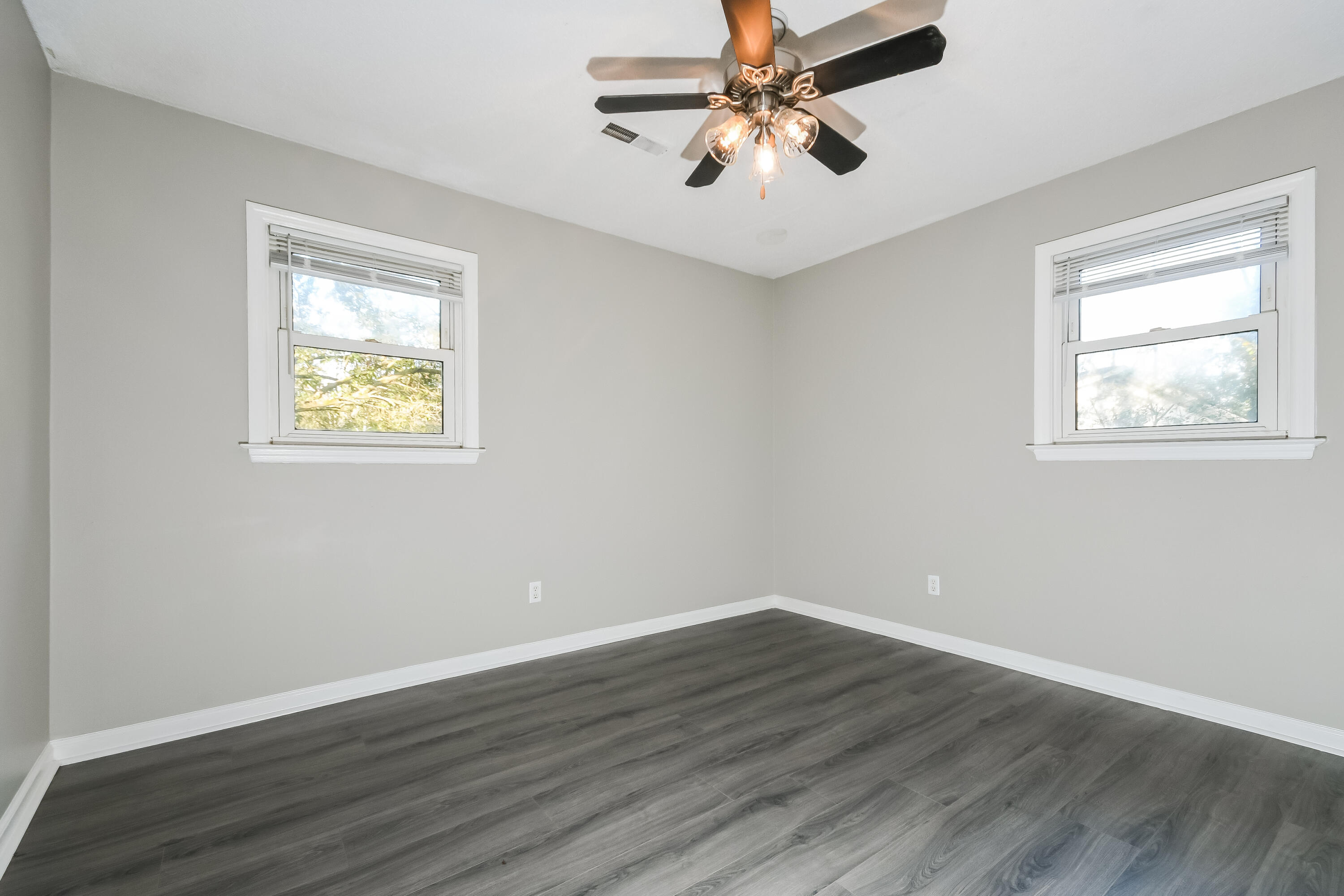 121 English Road Summerville, SC 29483 - Photo 8 of 10 007-photo-bedroom-15060137