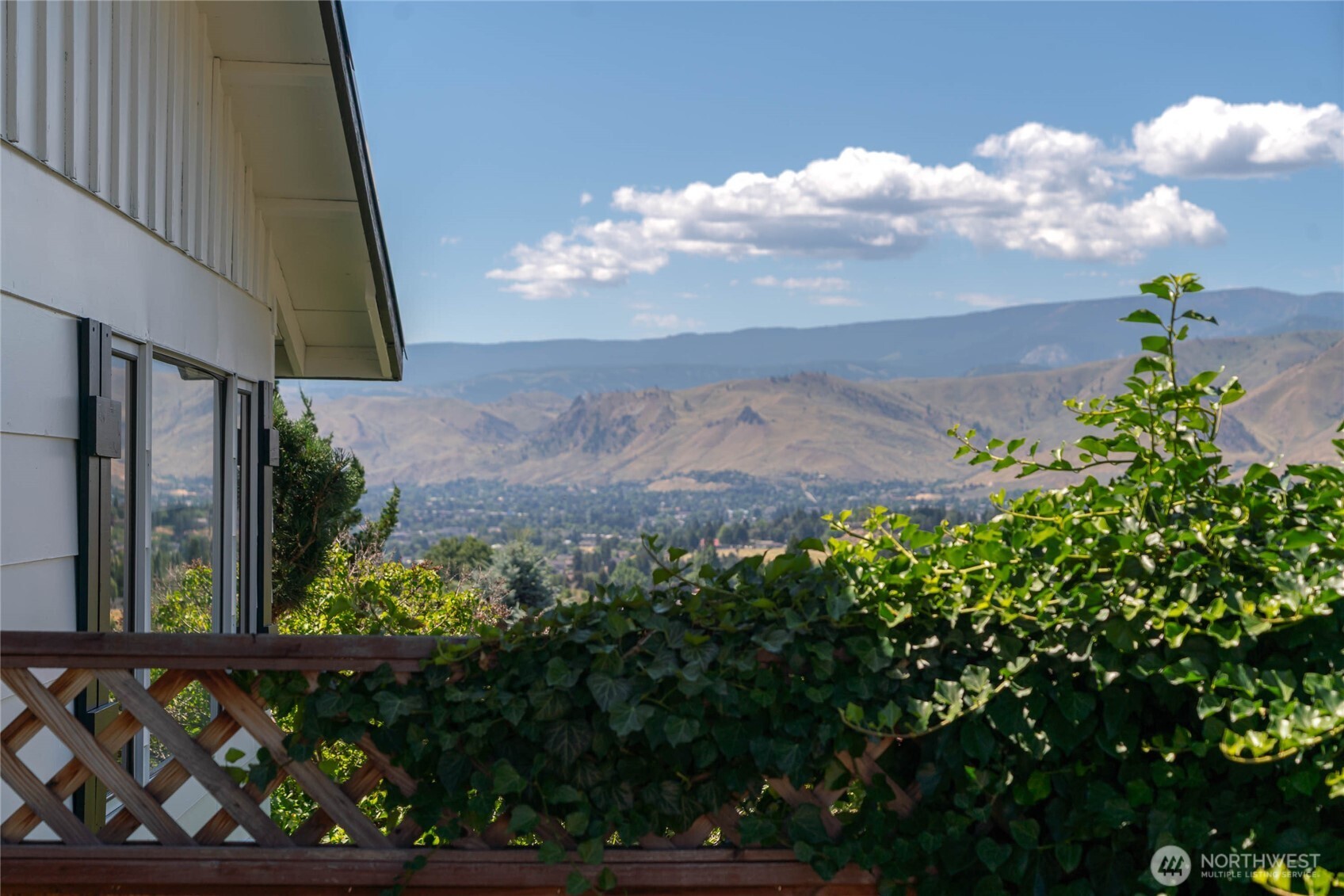 330 Sunnyslope Heights Road Wenatchee, WA 98801 - Photo 26 of 38