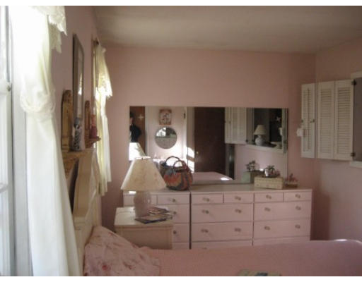 61 Kenberma Road Worcester, MA 01604 - Photo 9 of 10 Gallery Image 9
