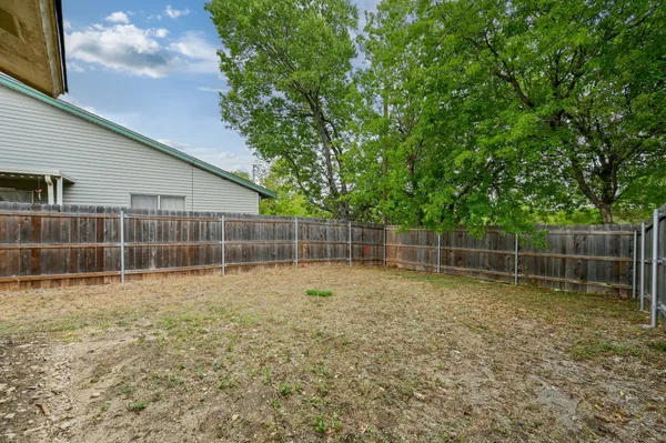 $1,300 | 2008 Old W Place, Unit B, Round Rock, TX 78681
