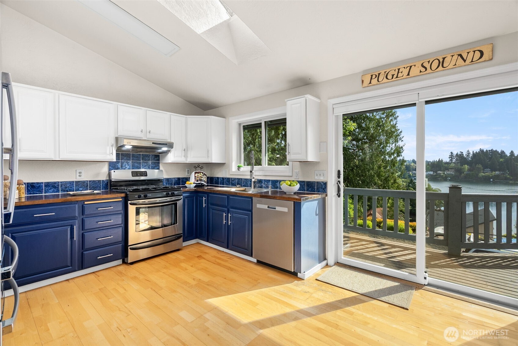 2490 Rocky Point Road Northwest Bremerton, WA 98312 - Photo 5 of 40