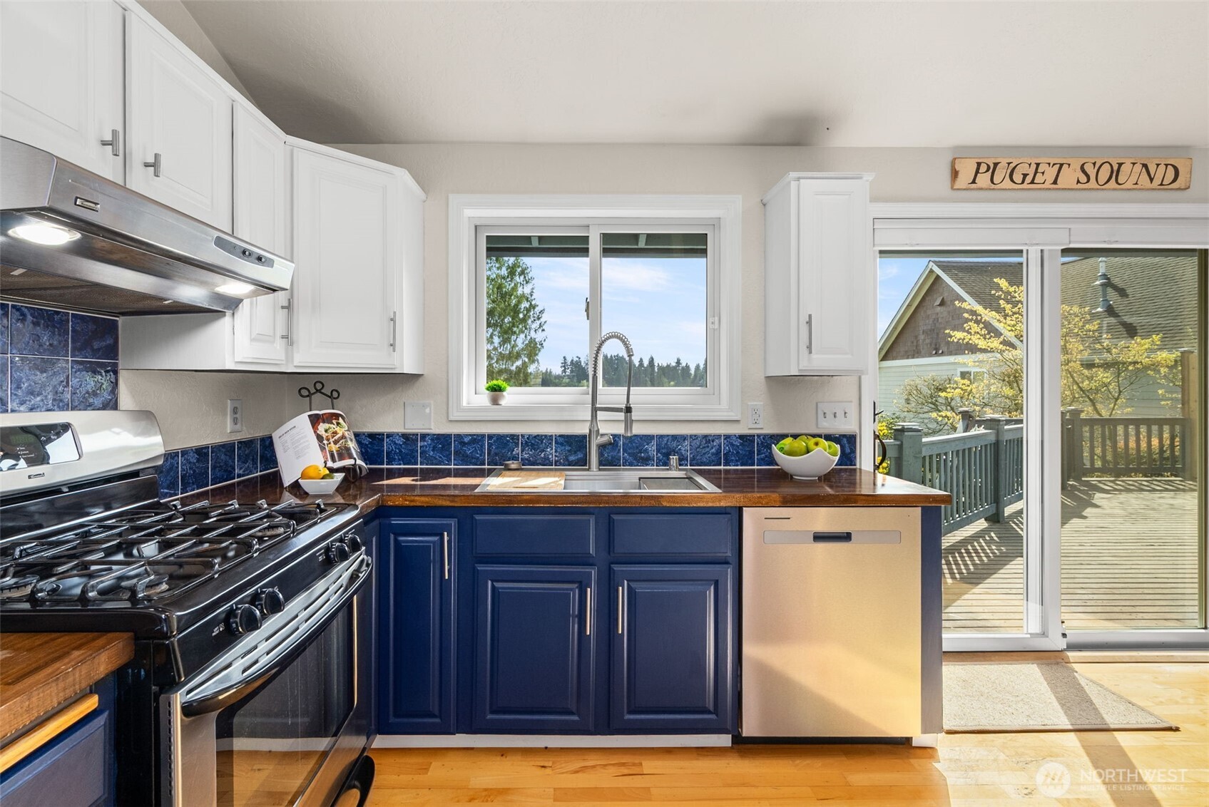 2490 Rocky Point Road Northwest Bremerton, WA 98312 - Photo 6 of 40