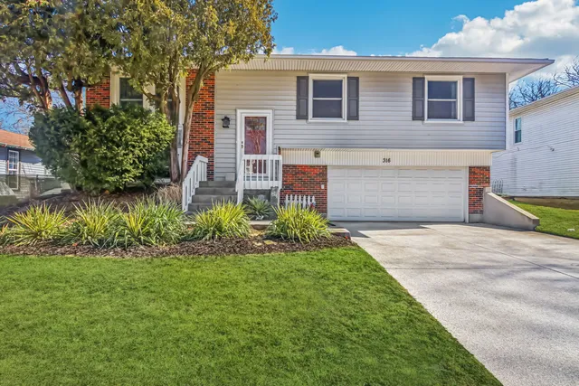 $368,900 | 316 Bedford Road, Bolingbrook, IL 60440