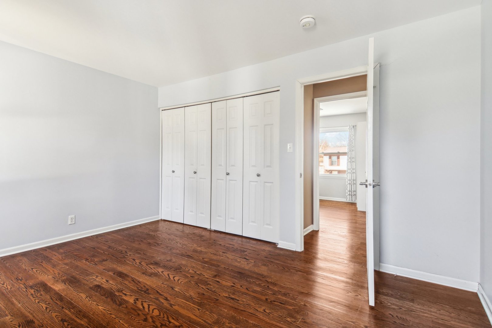 316 Bedford Road Bolingbrook, IL 60440 - Photo 15 of 38 a view of a interior in a room
