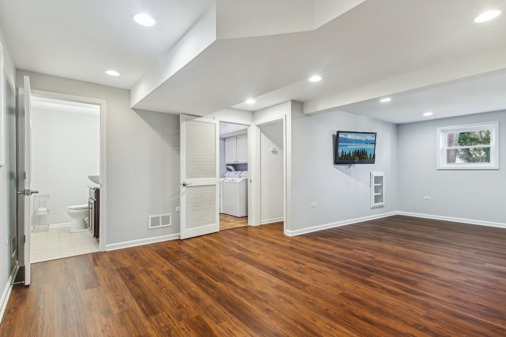 316 Bedford Road Bolingbrook, IL 60440 - Photo 23 of 38 a view of empty room with wooden floor