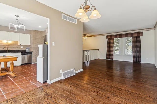 $368,900 | 316 Bedford Road, Bolingbrook, IL 60440