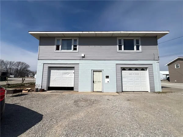 $95,000 | 4 West Ashmore Street, Unit A, Ashmore, IL 61912