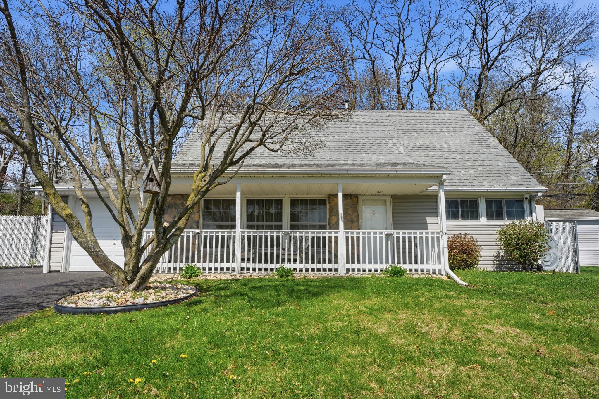 103 Hedge Road Levittown, PA 19056 - Photo 2 of 47