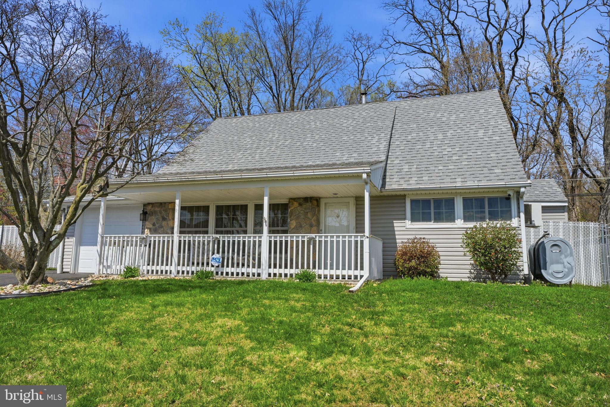 103 Hedge Road Levittown, PA 19056 - Photo 3 of 47