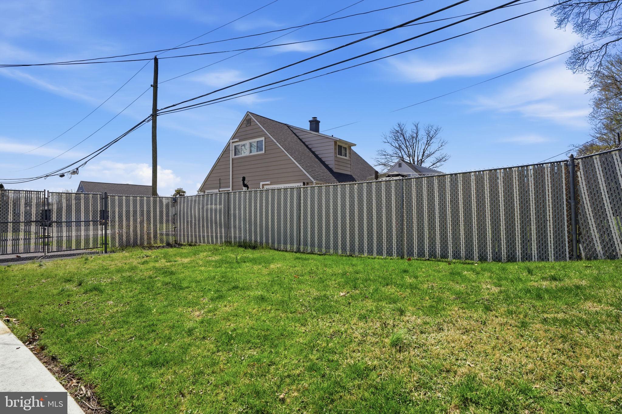 103 Hedge Road Levittown, PA 19056 - Photo 33 of 47 Side yard