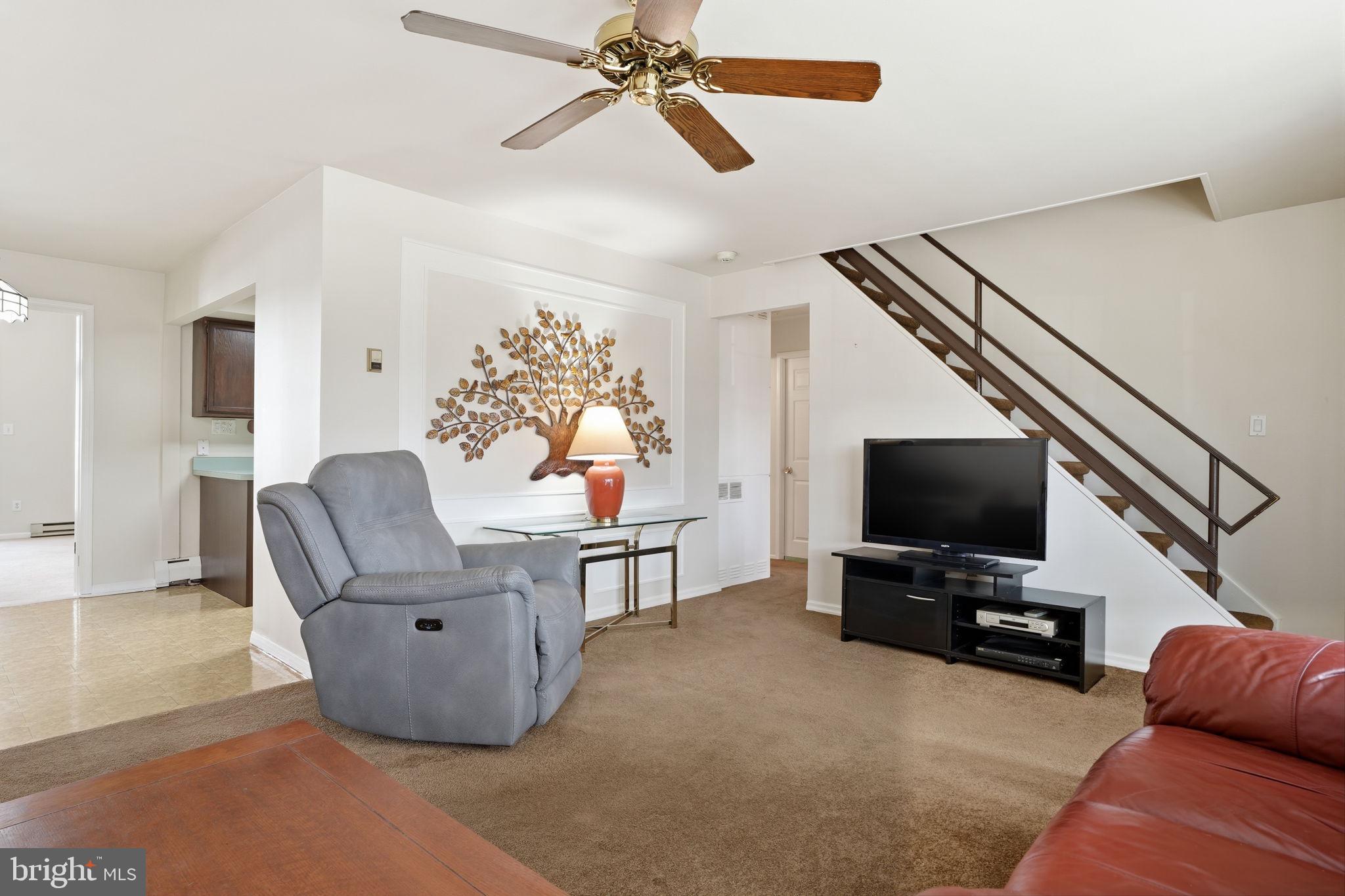 103 Hedge Road Levittown, PA 19056 - Photo 6 of 47 Living Room