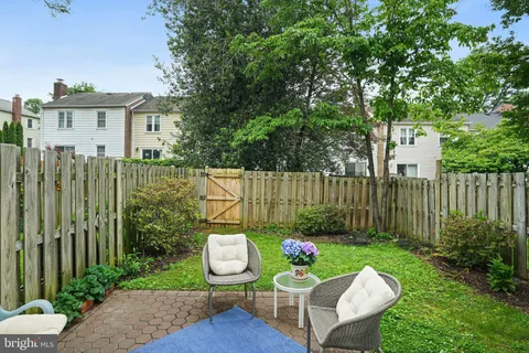 $555,000 | 5 Ingleside Court, Rockville, MD 20850
