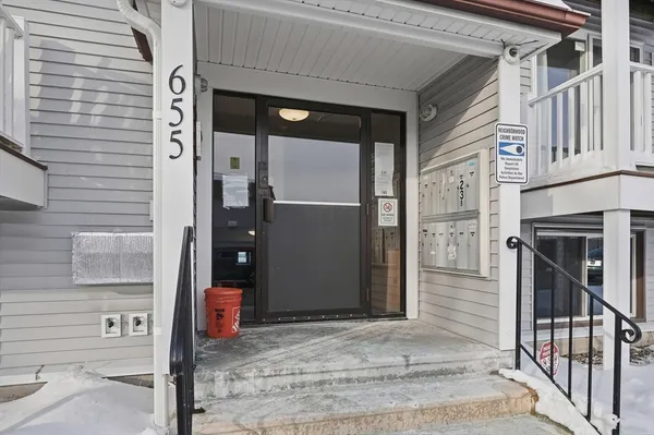 a view of entryway front of house