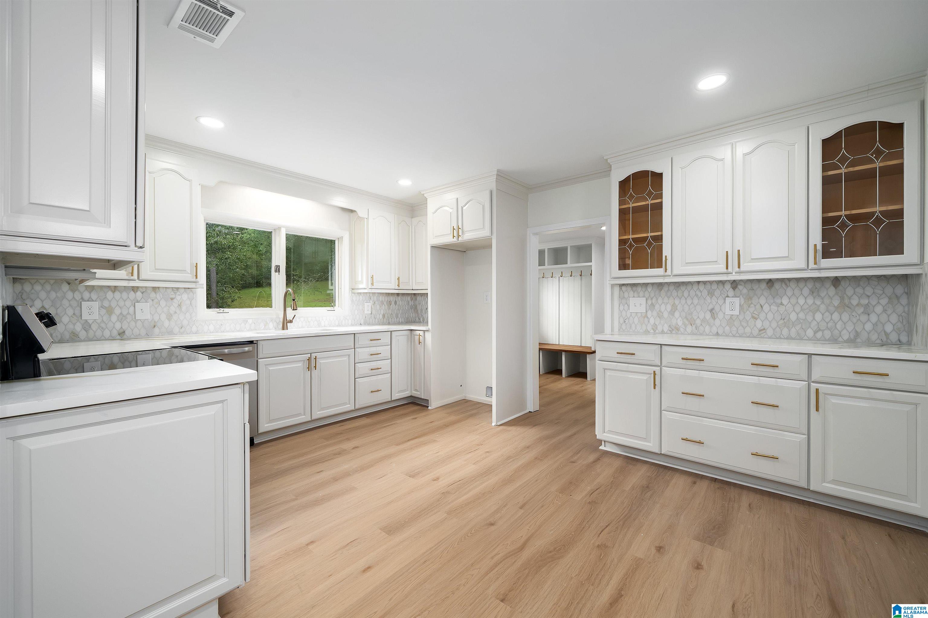 2701 Eastern Valley Road Leeds, AL 35094 - Photo 4 of 61 Gallery Image 4
