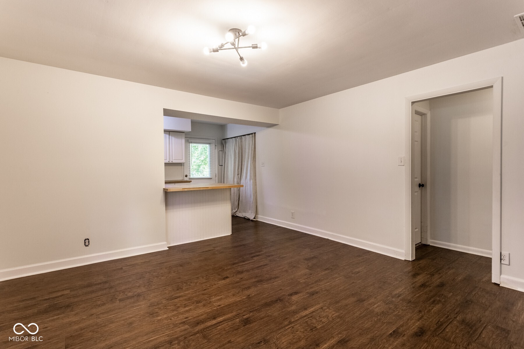 9514 Haverstick Road Indianapolis, IN 46240 - Photo 10 of 28