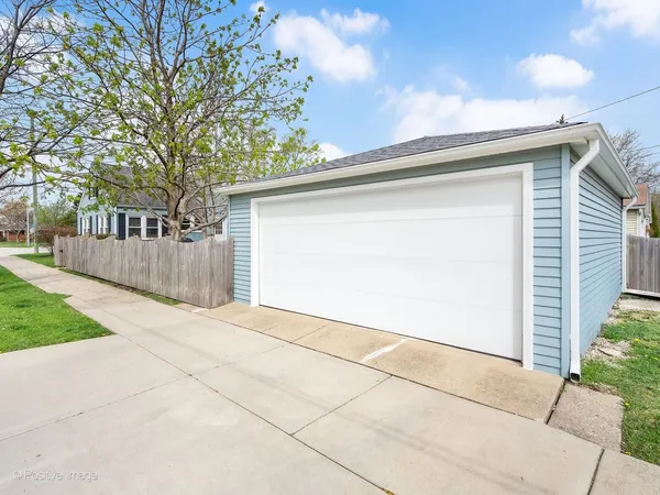 $389,700 | 3147 Cleveland Avenue, Brookfield, IL 60513