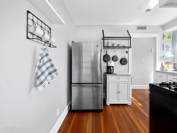 $389,700 | 3147 Cleveland Avenue, Brookfield, IL 60513