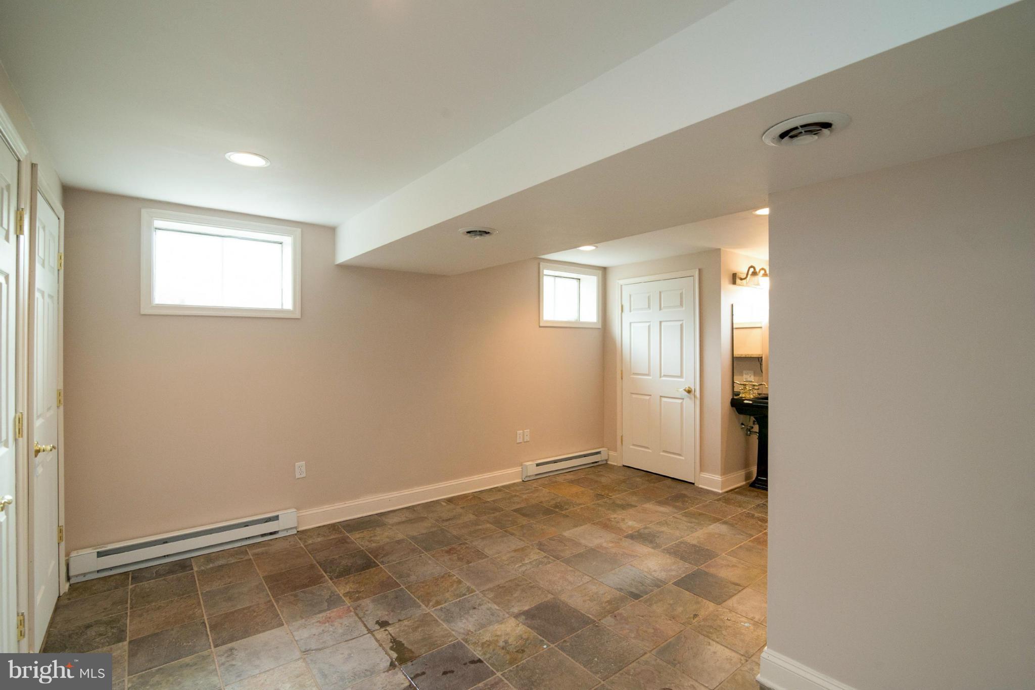 2329 Coon Club Road Westminster, MD 21157 - Photo 22 of 30 Family Room