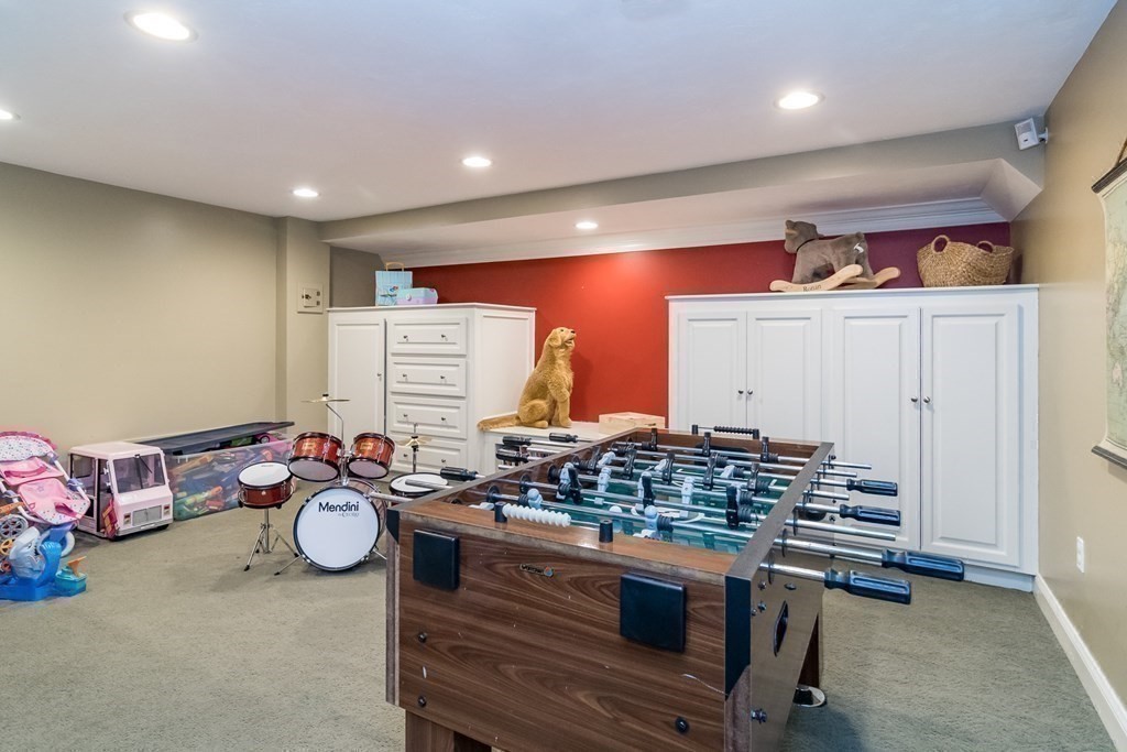 9 Glen Road Hopkinton, MA 01748 - Photo 17 of 19 Gallery Image 17