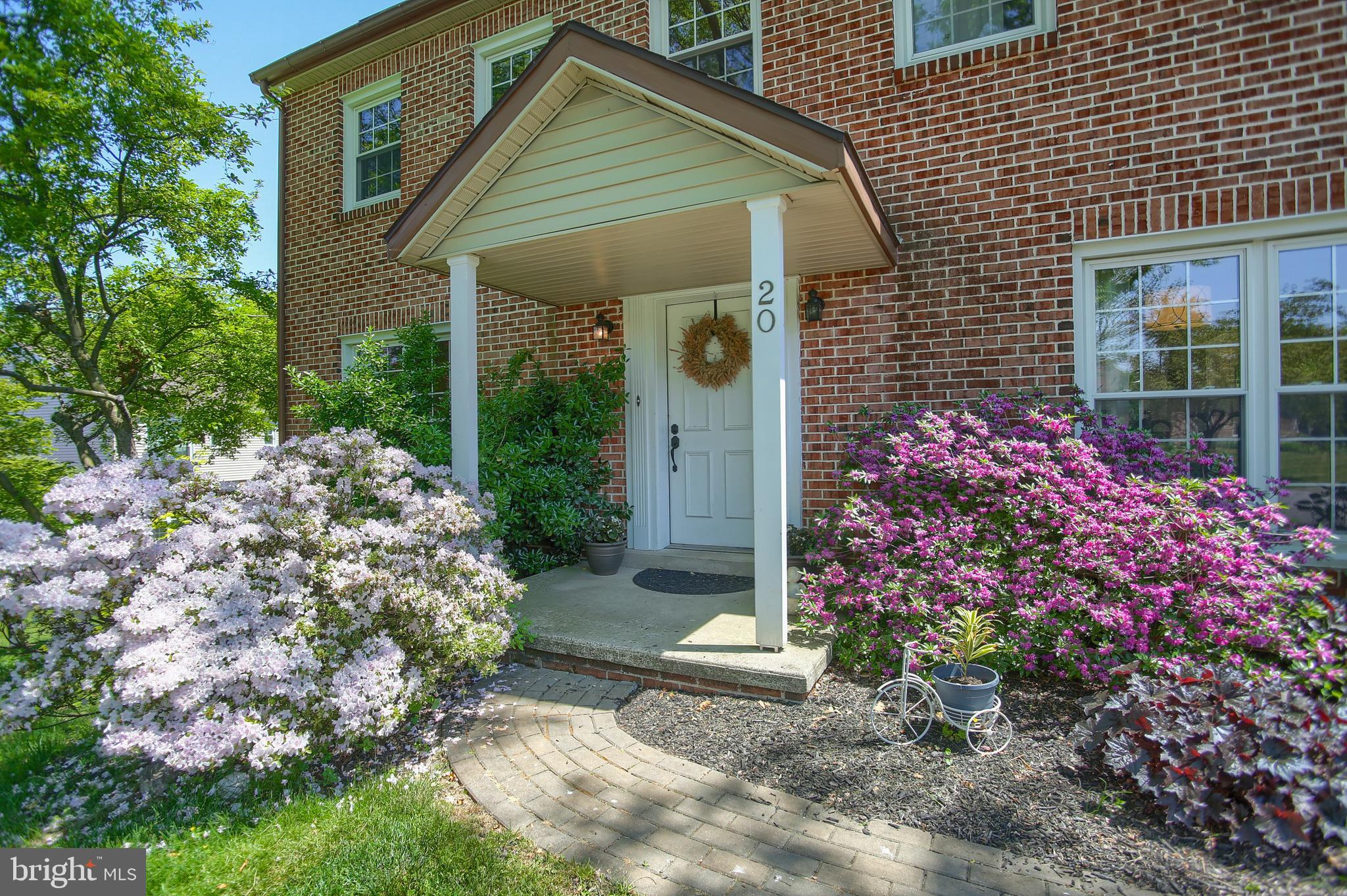 20 Eagle Lane Reading, PA 19607 - Photo 2 of 51 Elegant Entrance