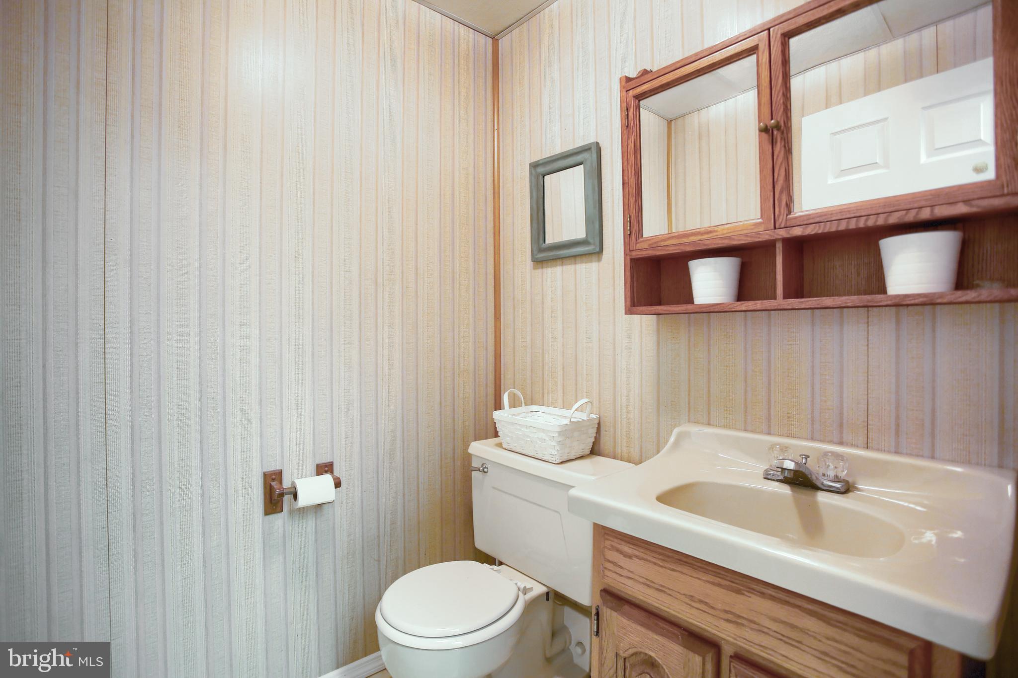 20 Eagle Lane Reading, PA 19607 - Photo 32 of 51 Basement Powder Room