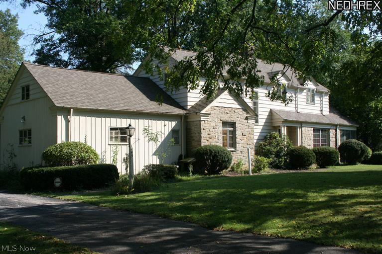 1049 Gulf Road Elyria, OH 44035 - Photo 1 of 21 Gallery Image 1