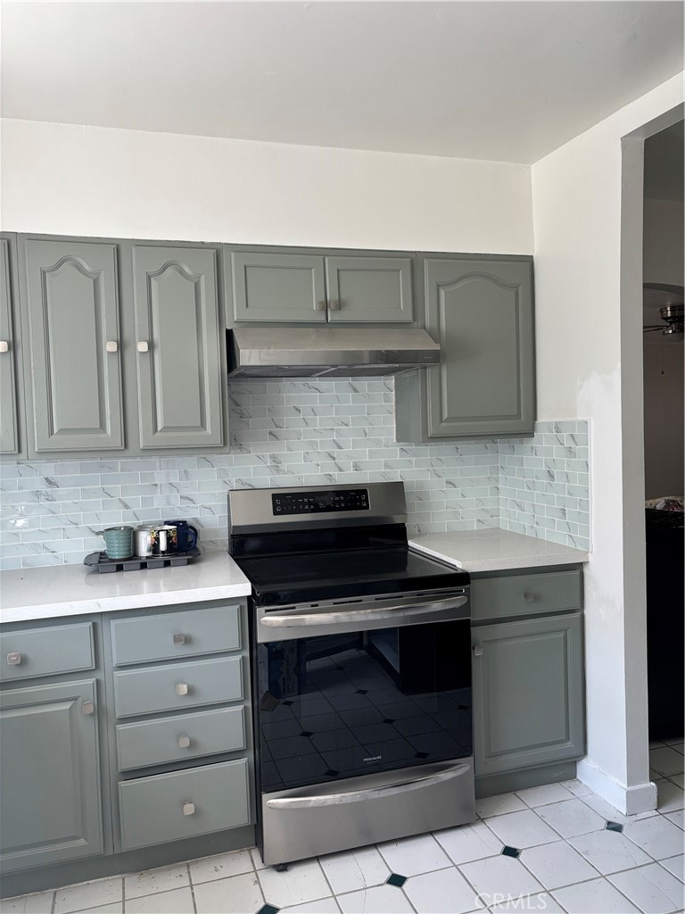 3817 Arlington Avenue Los Angeles, CA 90008 - Photo 2 of 3