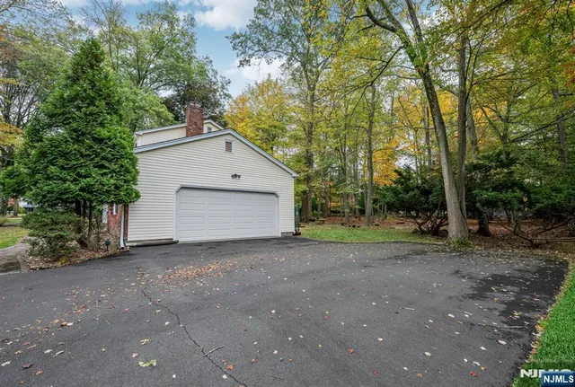 $5,900 | 20 Dogwood Drive, Allendale, NJ 07401