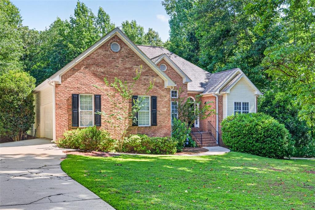 323 Oconee Lane Commerce, GA 30529 - Photo 5 of 86