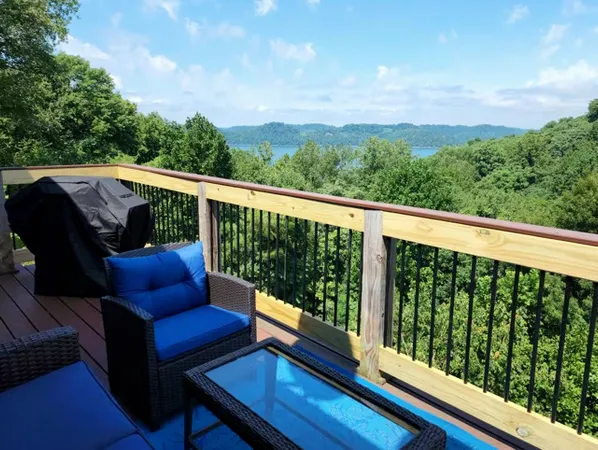 $549,900 | 320 Floating Mill Road, Silver Point, TN 38582
