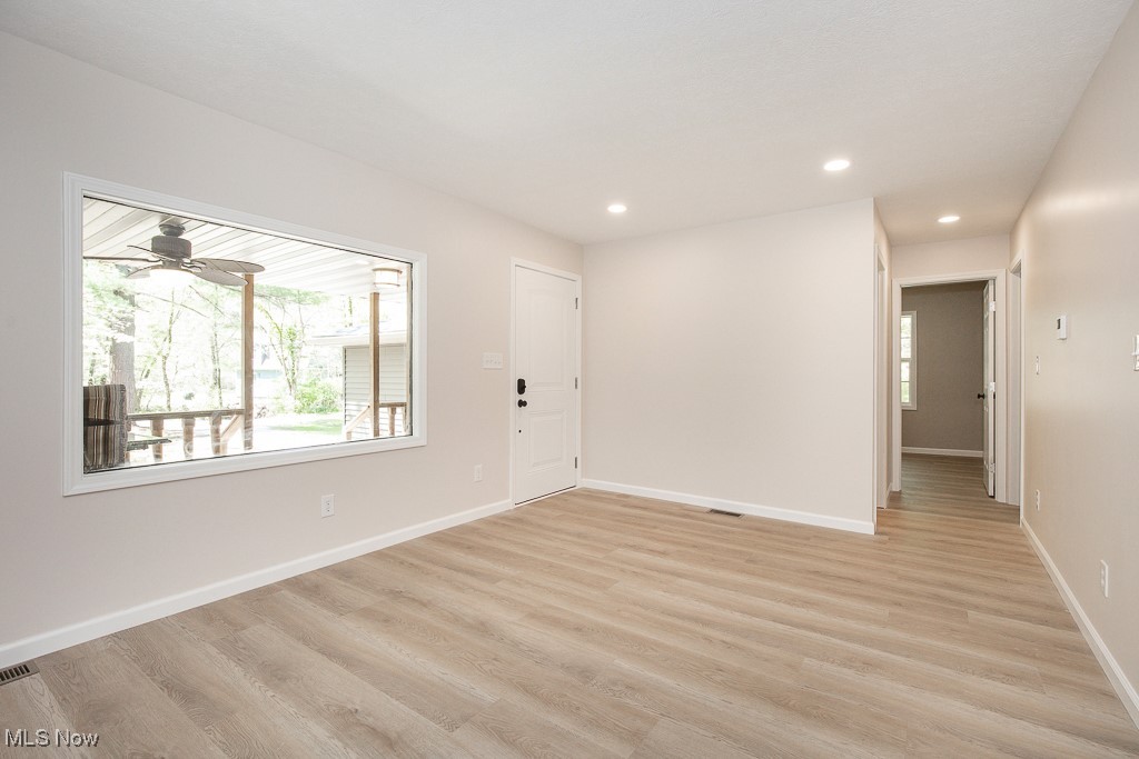 9869 Gifford Road Amherst, OH 44001 - Photo 4 of 18 Gallery Image 4