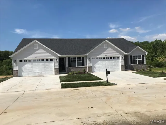 $299,900 | 403 Harry Truman Court, Festus, MO 63028