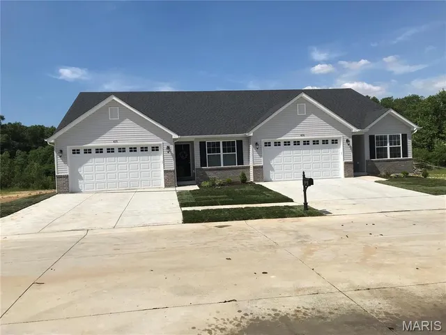 $299,900 | 403 Harry Truman Court, Festus, MO 63028