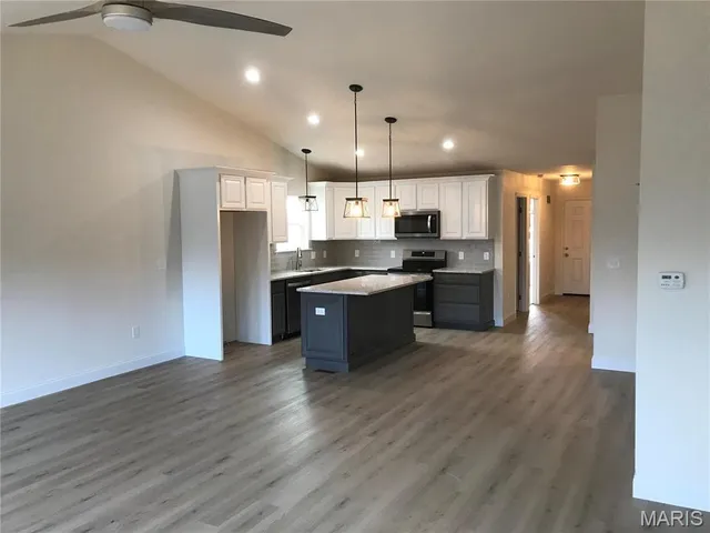 $299,900 | 403 Harry Truman Court, Festus, MO 63028