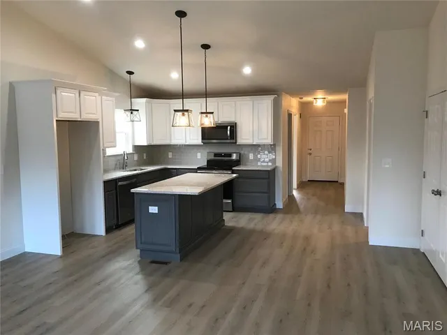 $299,900 | 403 Harry Truman Court, Festus, MO 63028