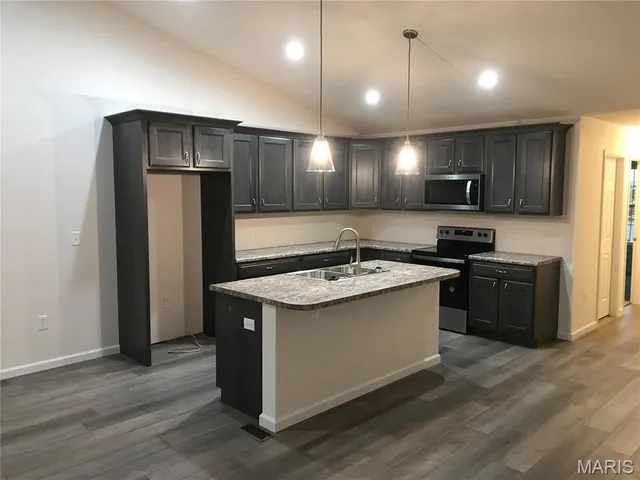 $299,900 | 403 Harry Truman Court, Festus, MO 63028