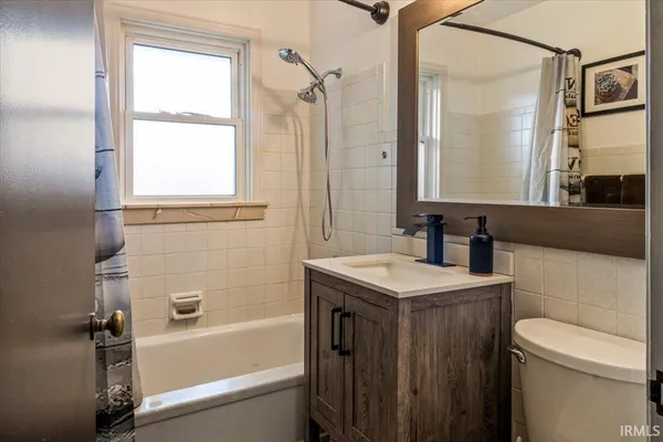 $184,900 | 404 South Evans Street, Winchester, IN 47394
