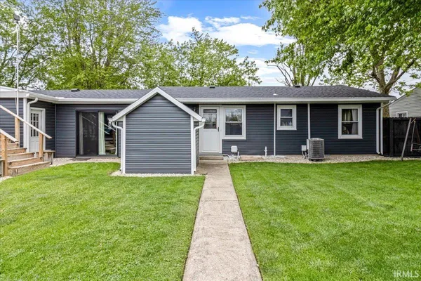 $184,900 | 404 South Evans Street, Winchester, IN 47394
