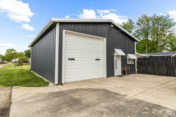$184,900 | 404 South Evans Street, Winchester, IN 47394